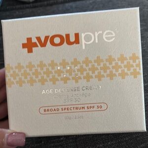 Voupre age defense cream SPF 30